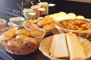 thumbnail: Breakfast area