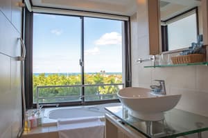 thumbnail: Bathroom amenities