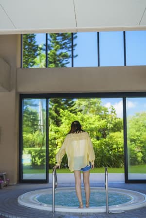 thumbnail: Outdoor pool