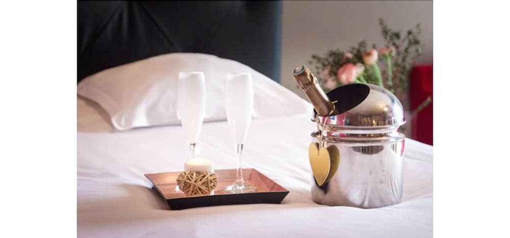Champagne service
