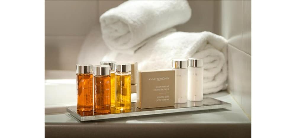Bathroom amenities