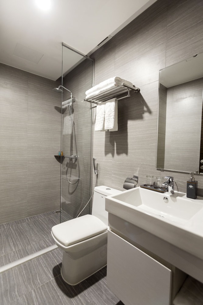Bathroom shower
