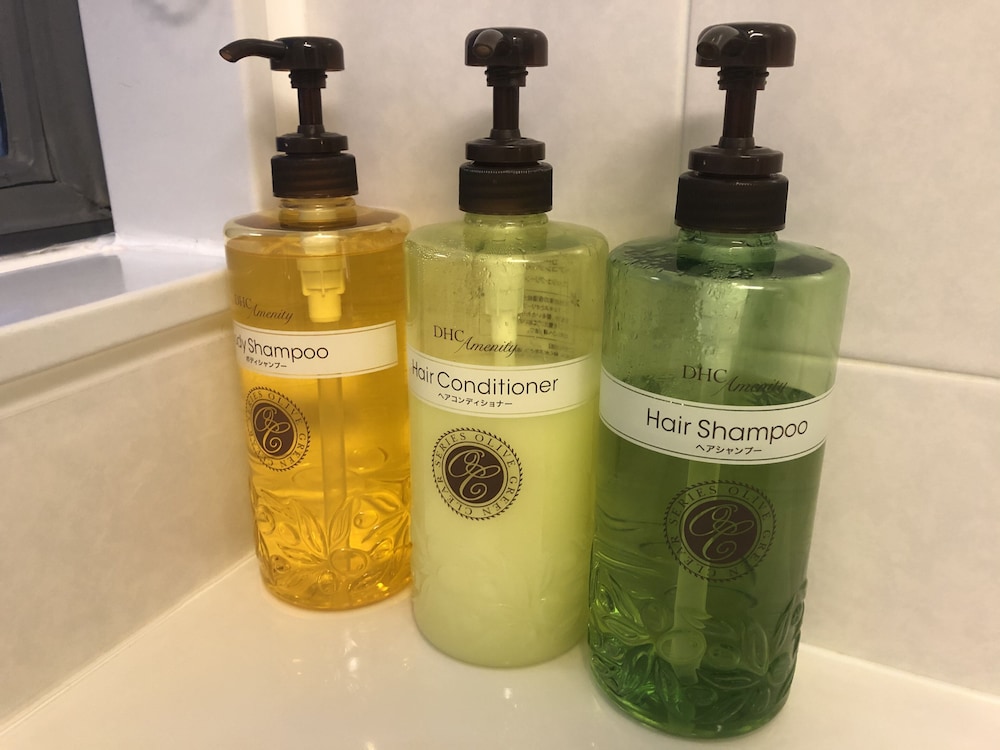 Bathroom amenities
