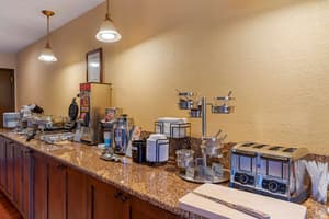 thumbnail: Breakfast area