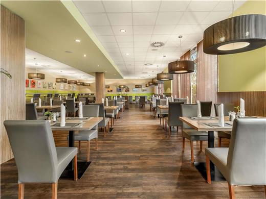 Dining,Dining Area,Restaurant,On-Site