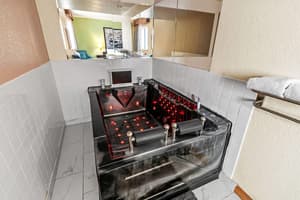 thumbnail: Jetted tub