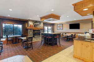 thumbnail: Breakfast area