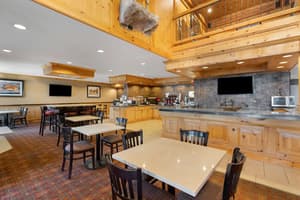 thumbnail: Breakfast area