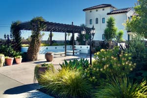 thumbnail: Front of property