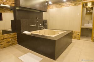 thumbnail: Jetted tub
