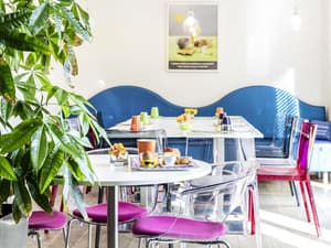 thumbnail: Breakfast area