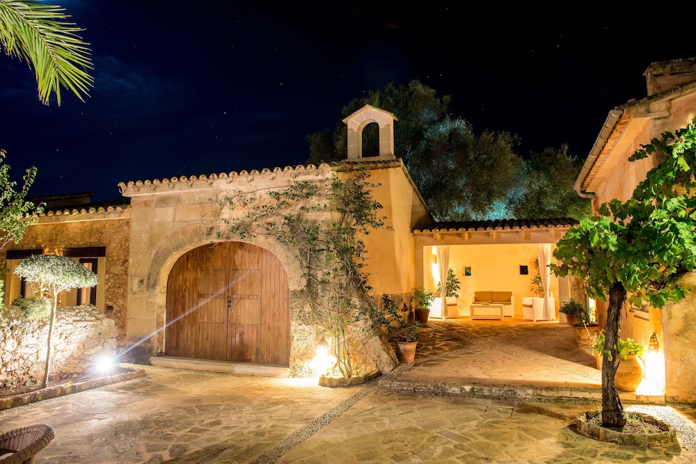 Front of property - evening/night