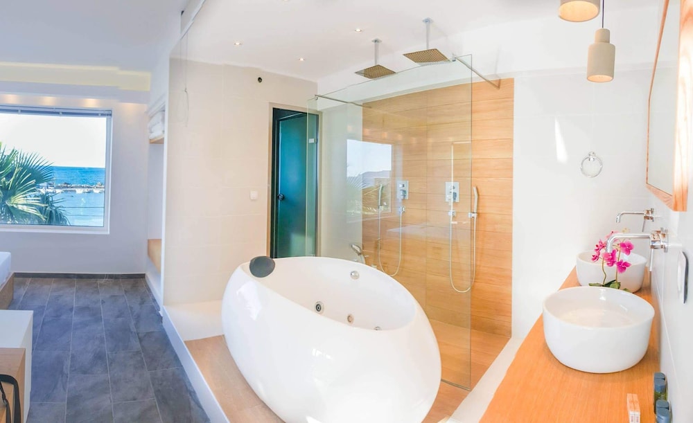 Jetted tub
