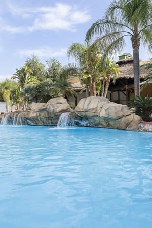 thumbnail: Pool