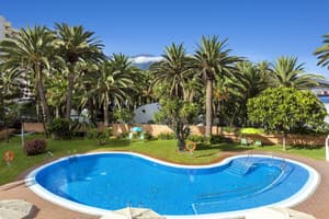 thumbnail: Outdoor pool