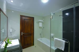 thumbnail: Bathroom amenities