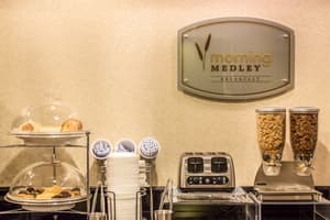 thumbnail: Breakfast area