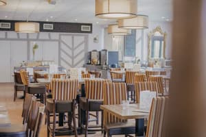 thumbnail: Restaurant