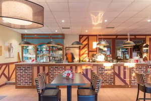 thumbnail: Restaurant