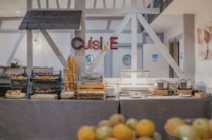 thumbnail: Breakfast area