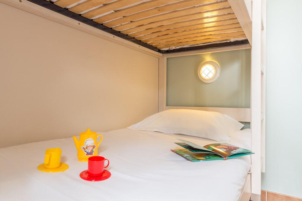 Children's theme room