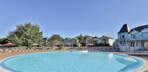 thumbnail: Outdoor pool