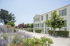 thumbnail: Exterior