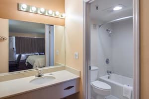 thumbnail: Bathroom amenities