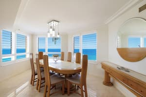 thumbnail: Dining room