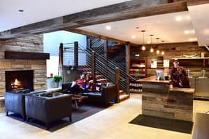 thumbnail: Lobby lounge