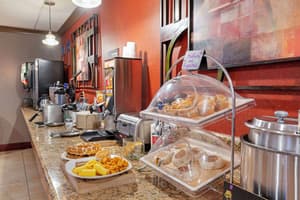thumbnail: Breakfast area