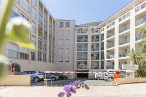 thumbnail: Front of property