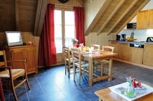 thumbnail: In-room dining