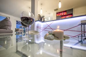 thumbnail: Bar (on property)