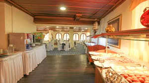 thumbnail: Breakfast area