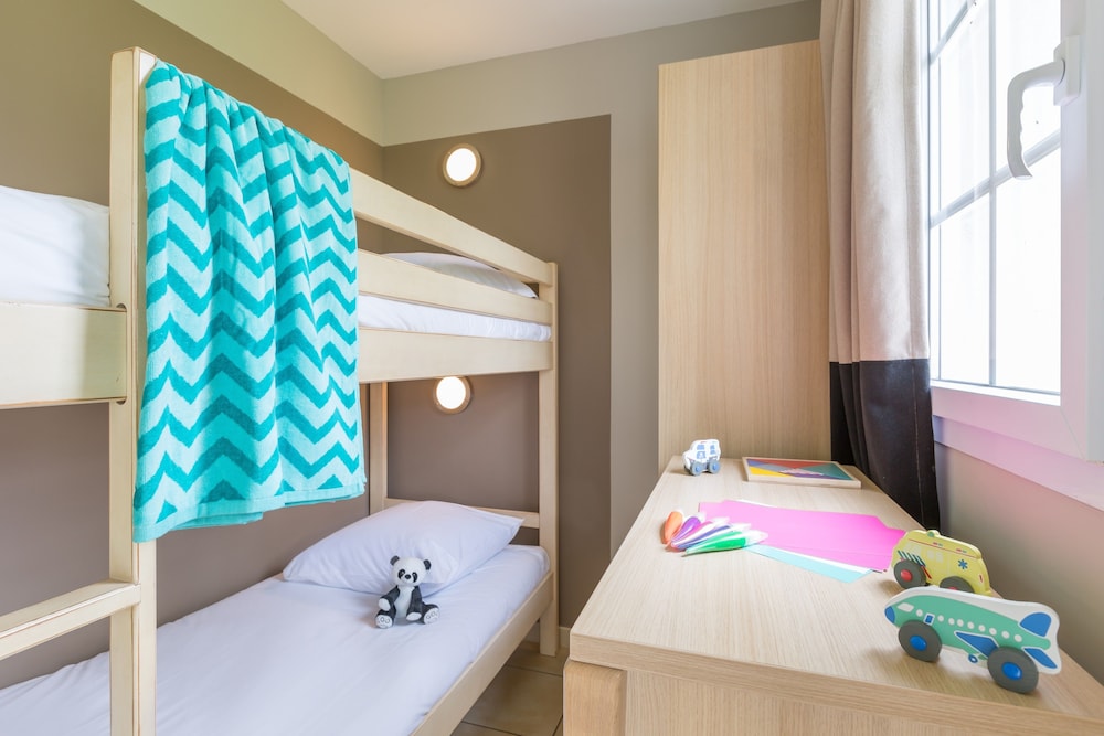 Children's theme room