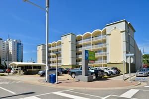 thumbnail: Exterior