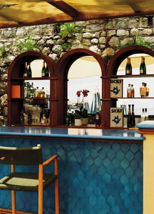 thumbnail: Bar (on property)