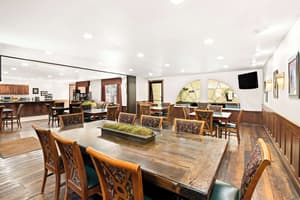 thumbnail: Breakfast area