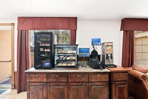thumbnail: Breakfast area