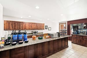 thumbnail: Breakfast area