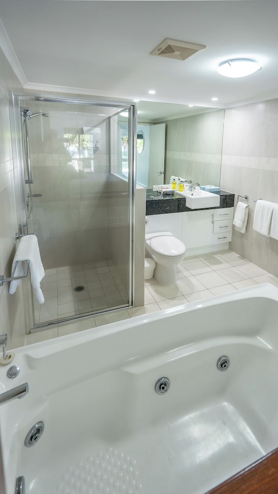 Jetted tub
