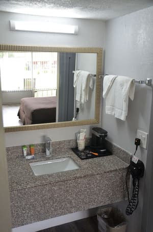 thumbnail: Bathroom amenities