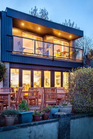 thumbnail: Front of property