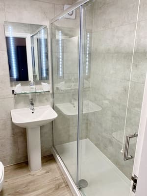 thumbnail: Bathroom
