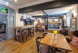 thumbnail: Bar (on property)
