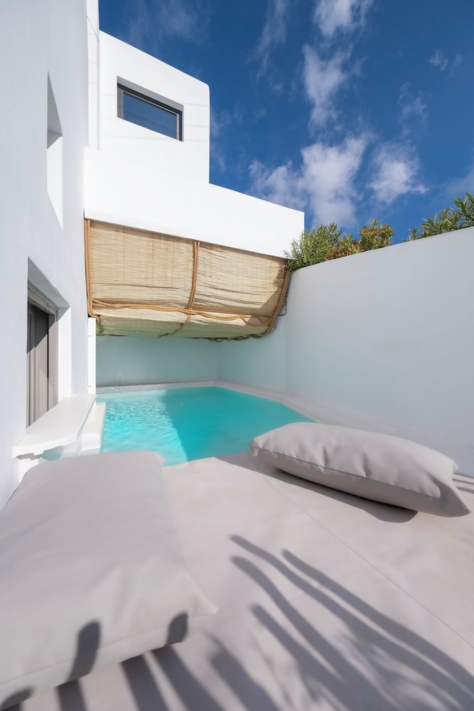 Private pool