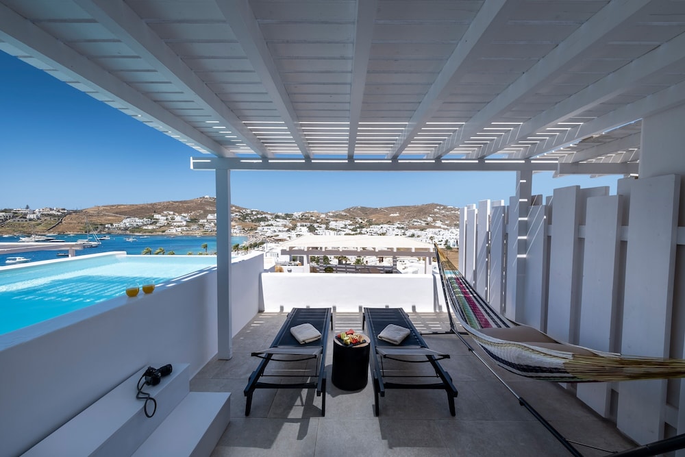 Private pool