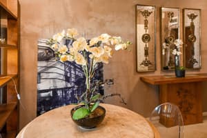 thumbnail: Interior detail