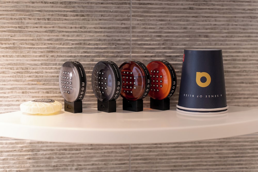 Bathroom amenities